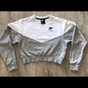 Nike Cropped Sweatshirt